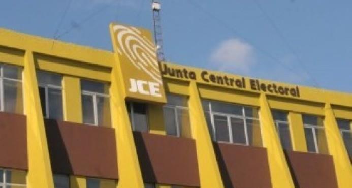 JCE entregará completivo el viernes a miembros de colegios y auxiliares técnicos 