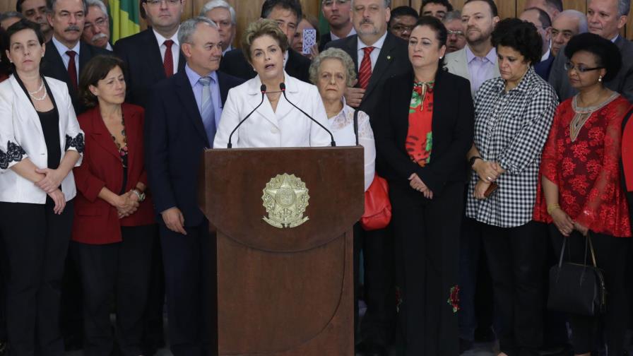 Partido de los Trabajadores hace autocrítica tras suspensión de Rousseff Partido de los Trabajadores hace autocrítica tras suspensión de Rousseff