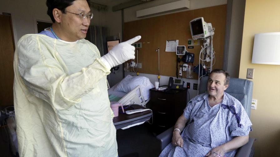 Hombre con pene trasplantado espera ser un “hombre completo” 