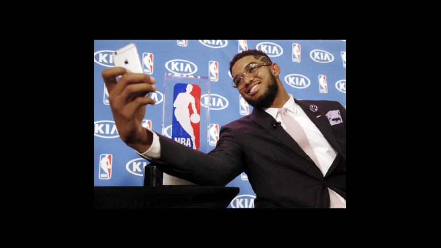 Danilo Medina felicita a Towns por premio Novato del Año de la NBA