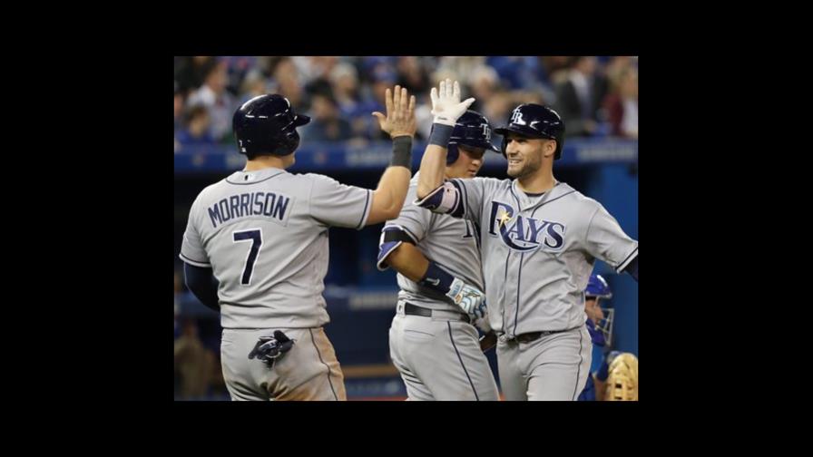 Jonrones de Encarnación y Paredes no impidieron otro revés de Toronto