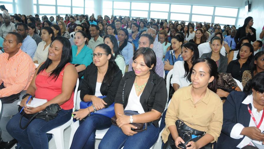 El Servicio Nacional de Salud nombró 300 médicos pasantes