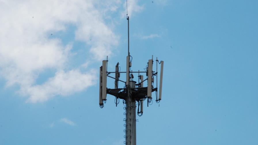 Atrapan a dos hombres que robaban combustible de antena de transmisión Atrapan a dos hombres que robaban combustible de antena de transmisión