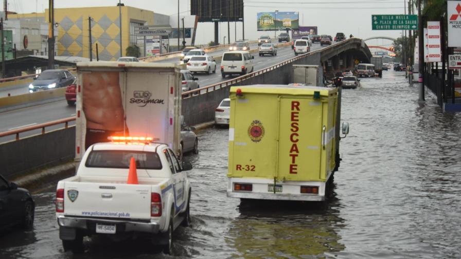 Collado recibirá de Salcedo herencia de caos urbano en el Distrito Nacional
Collado recibirá de Salcedo una herencia de caos urbano en DN Collado recibirá de Salcedo herencia de caos urbano en el Distrito Nacional
Collado recibirá de Salcedo una herencia de caos urbano en DN