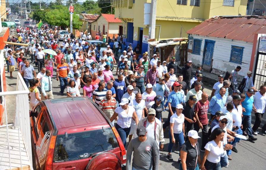 Continúan protestas en Juntas Electorales del Cibao por los resultados de las votaciones del domingo