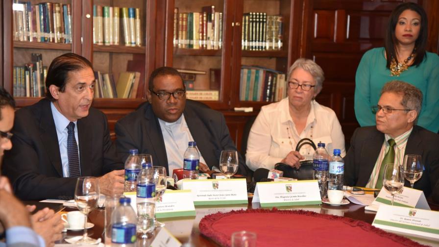 Gobierno y gremios esperan concluir negociaciones en junio Gobierno y gremios esperan concluir negociaciones en junio