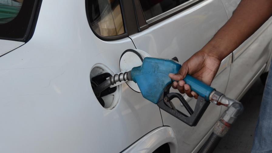 Combustibles aumentan entre RD$1.00 y RD$3.70, exceptuando precio del Gas Natural Combustibles aumentan entre RD$1.00 y RD$3.70, exceptuando precio del Gas Natural