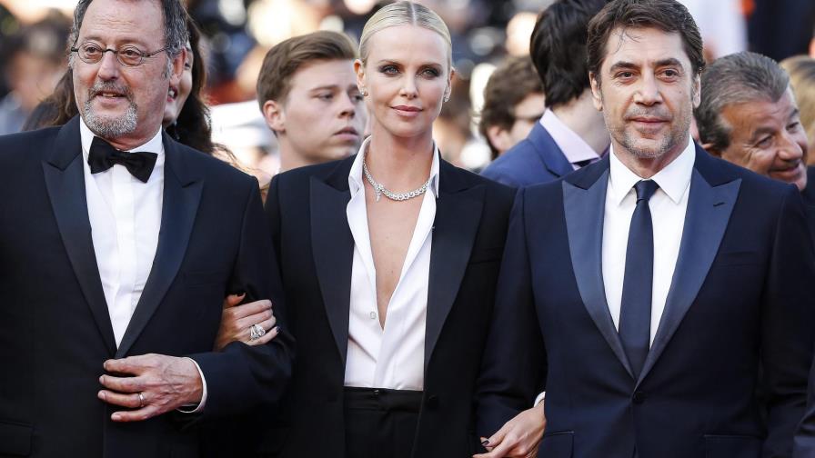 Sean Penn y Charlize Theron separados en la alfombra roja de Cannes