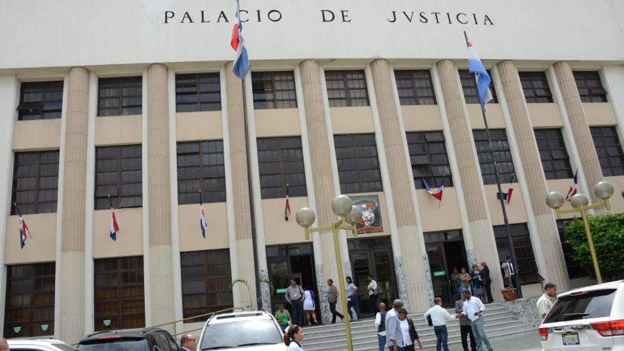 Roban vehículo del mensajero de la Fiscalía en las inmediaciones del Palacio de Justicia