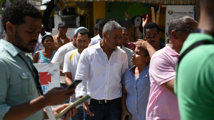 Alcalde se declara en huelga de hambre y hace amenazas al presidente de la JCE