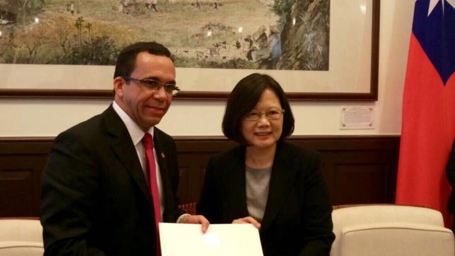 Navarro invita a la nueva presidenta de Taiwán al acto de juramentación del segundo mandado de Medina 