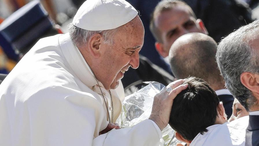 El papa recibió a arzobispo francés investigado por ocultar caso pederastia