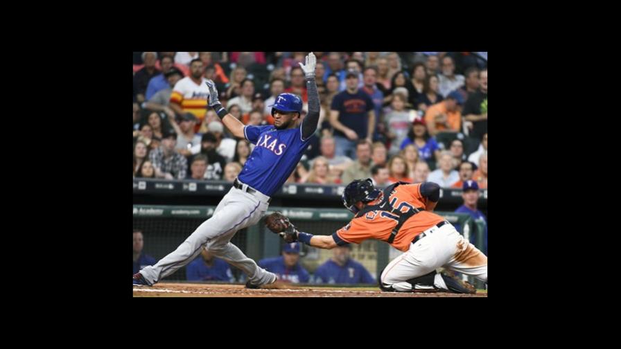 Rangers derrotan a Astros gracias a Lewis y Fielder 