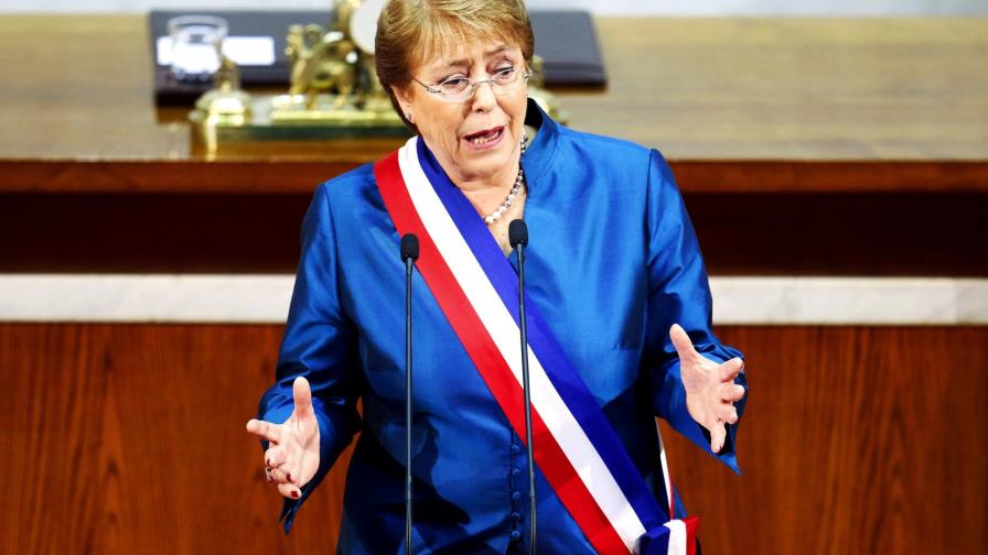 Un muerto en manifestaciones en Chile mientras presidenta rendía cuenta pública