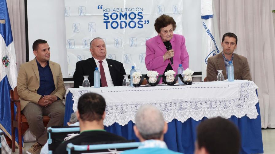 Más de 500 usuarios de ADR reciben donación de sillas de ruedas Más de 500 usuarios de ADR reciben donación de sillas de ruedas