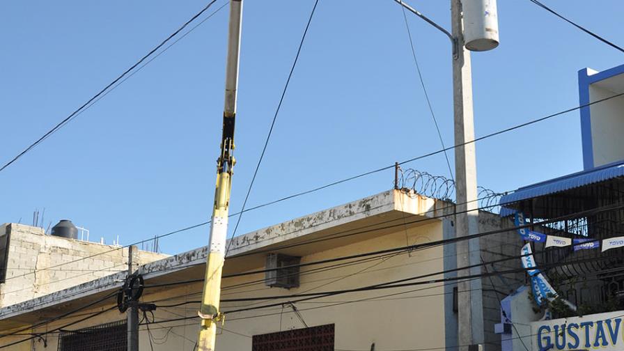 EdeEste ejecuta proyectos para mejorar el servicio a 398 mil personas