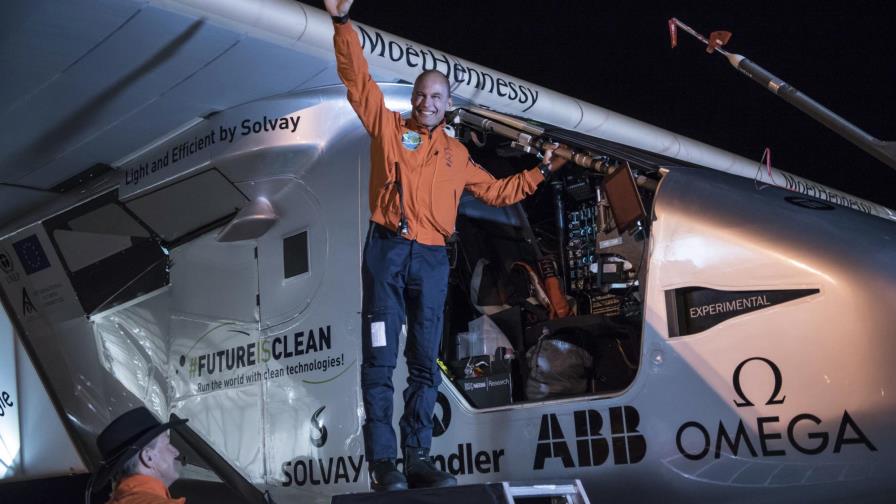 Avión solar Impulse II aterriza en Ohio, Estados Unidos 