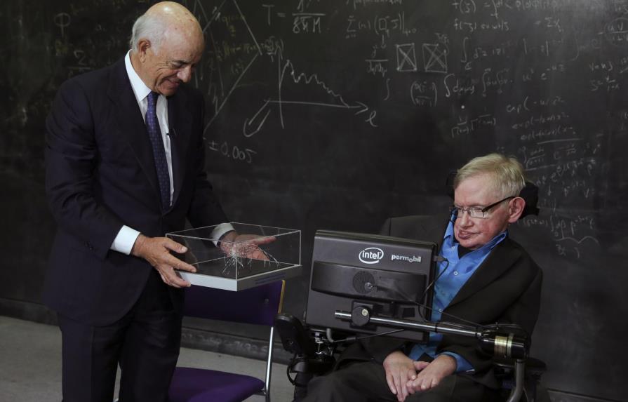  Stephen Hawking recibe el Premio Fundación BBVA Fronteras del Conocimiento