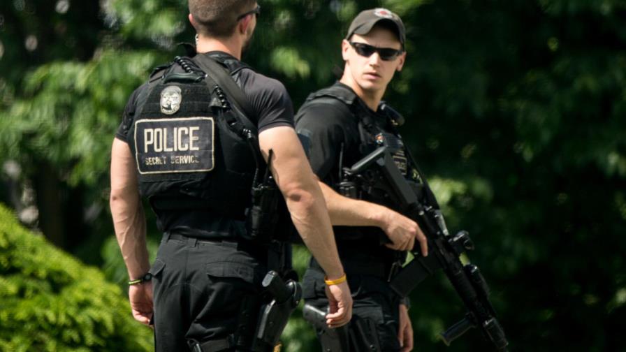 Hombre baleado frente a la Casa Blanca sigue grave 