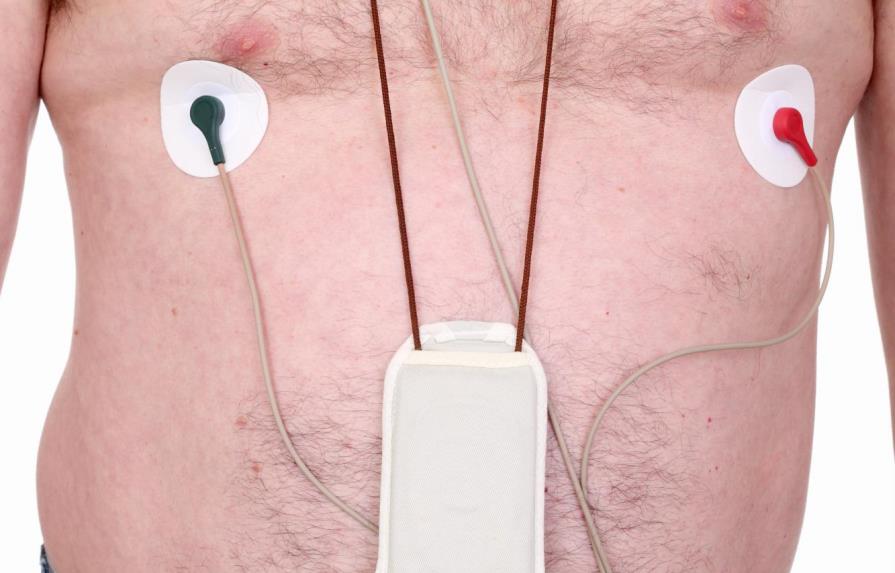 Diseñan un dispositivo que monitoriza el corazón y se adhiere al cuerpo