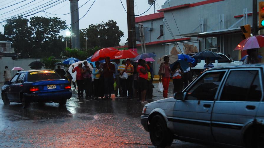 COE pone en alerta amarilla a cinco provincias y en alerta verde a otras nueve