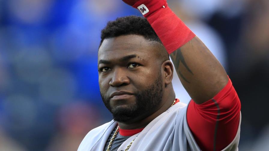 Ortiz saca el bate como de 15