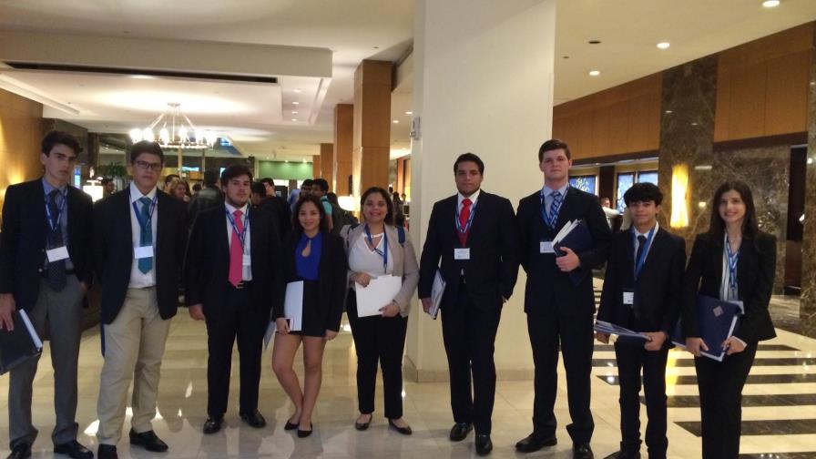 Estudiantes de RD se destacan en Washington