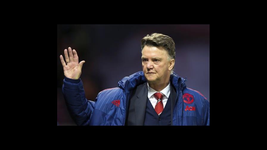 El Manchester United despide a van Gaal y Mourinho sería el nuevo DT