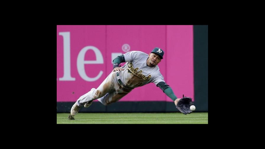 Hill gana de nuevo, Atléticos se imponen 5-0 a Marineros 