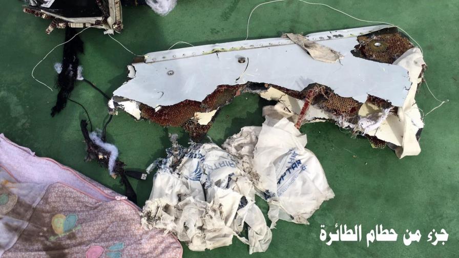 Forenses egipcios no pueden confirmar si hubo explosión en cabina del avión Forenses egipcios no pueden confirmar si hubo explosión en cabina del avión