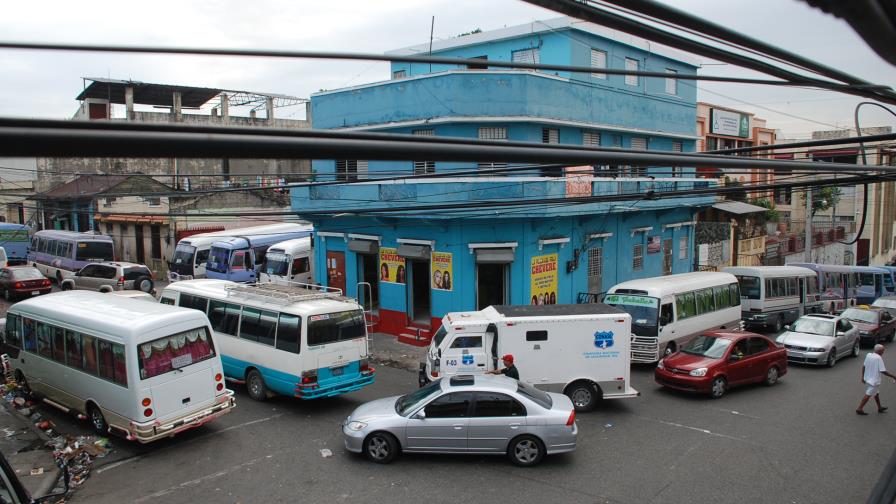 Lío tras accidente de tránsito termina con tres choferes heridos de perdigones