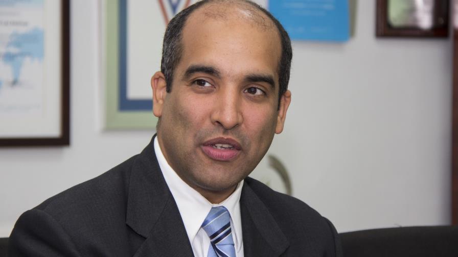 ADRU firma acuerdo con federación universitaria canadiense