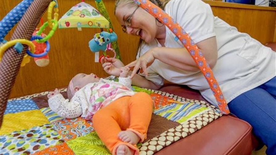 Bebés entre rejas: Madres que cumplen condena con sus hijos 