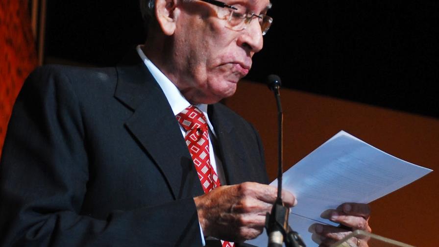 Almánzar sigue en intensivos