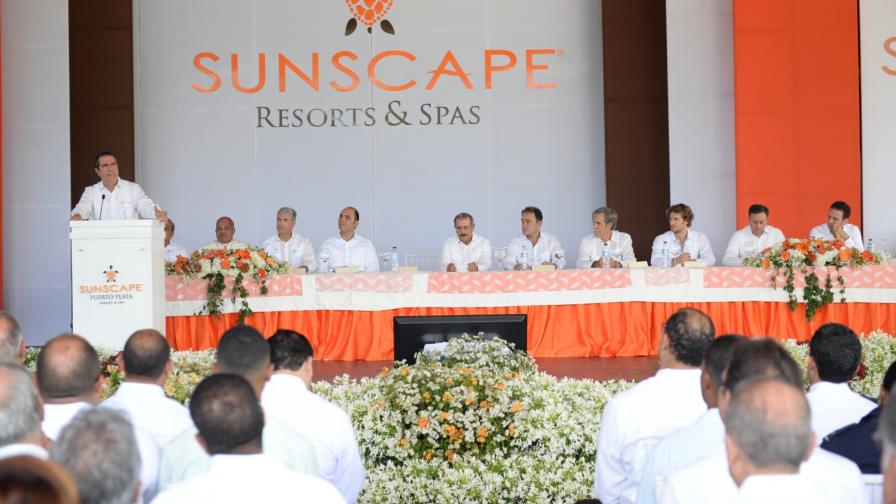 Ministro de Turismo exhorta a los dominicanos a visitar Puerto Plata