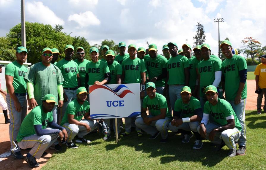Los equipos UCE, UCNE y UNPHU ganan en béisbol universitario