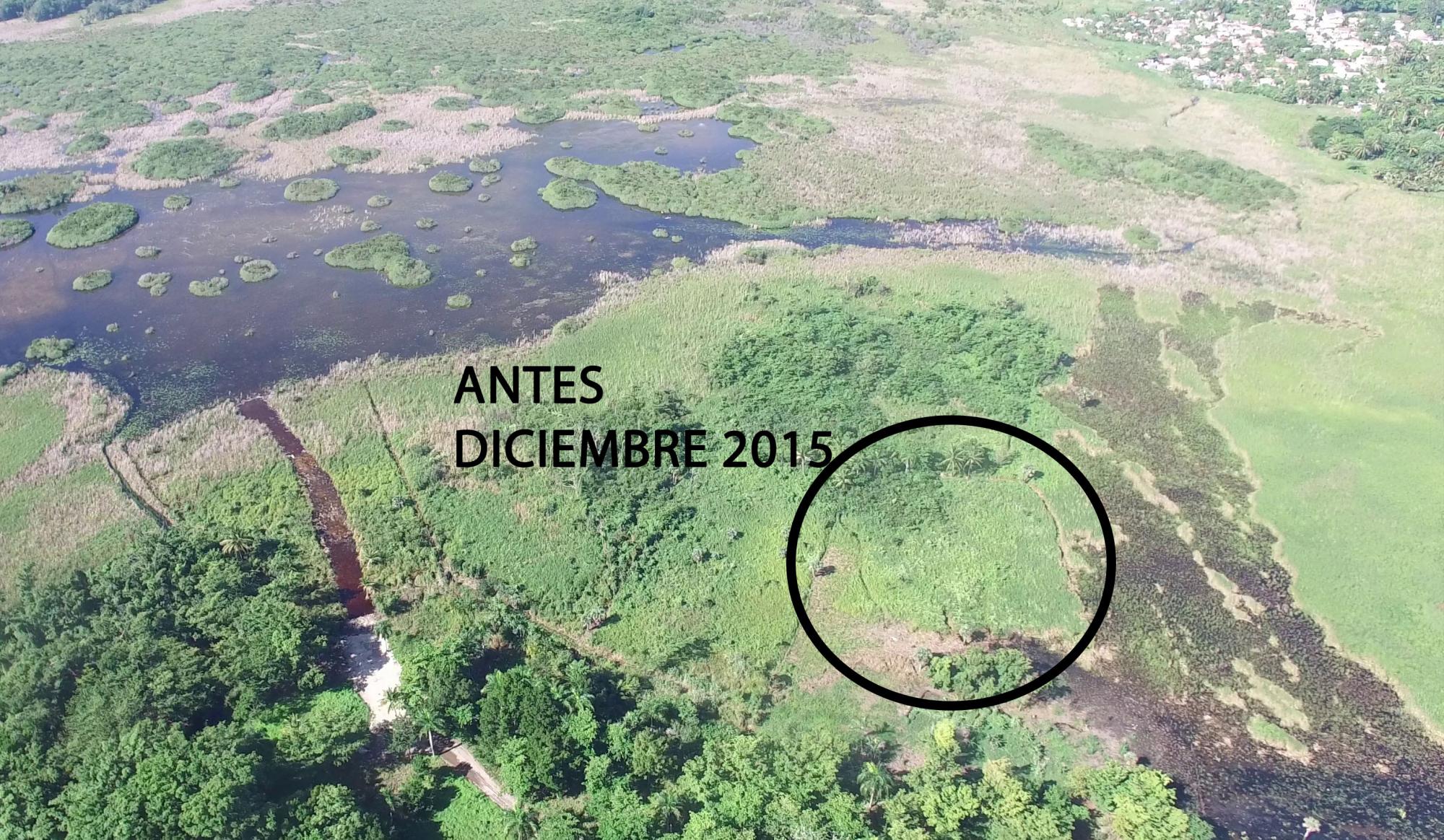 Zona donde se denuncia secaron la laguna, antes de diciembre de 2015.