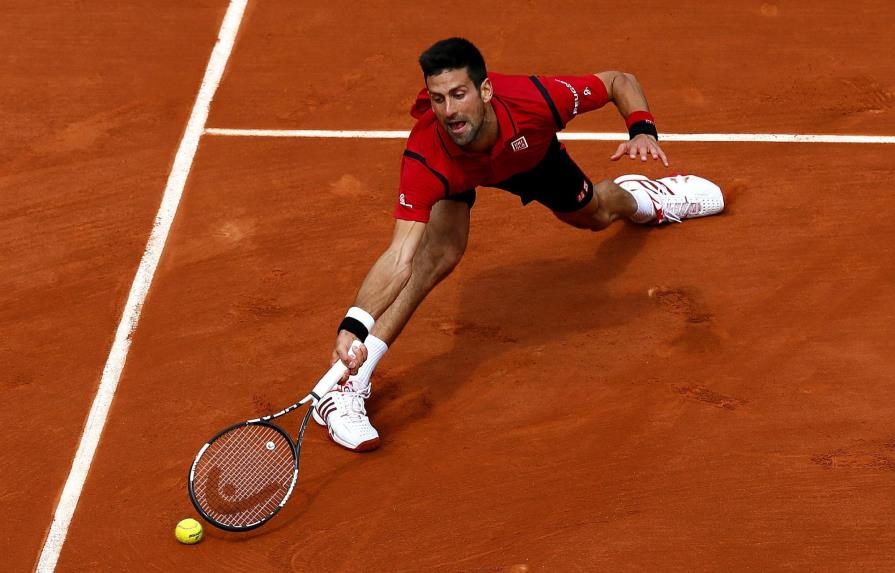 Novak Djokovic avanza en Roland Garros; Serena Williams vapulea a Teliana Pereira
