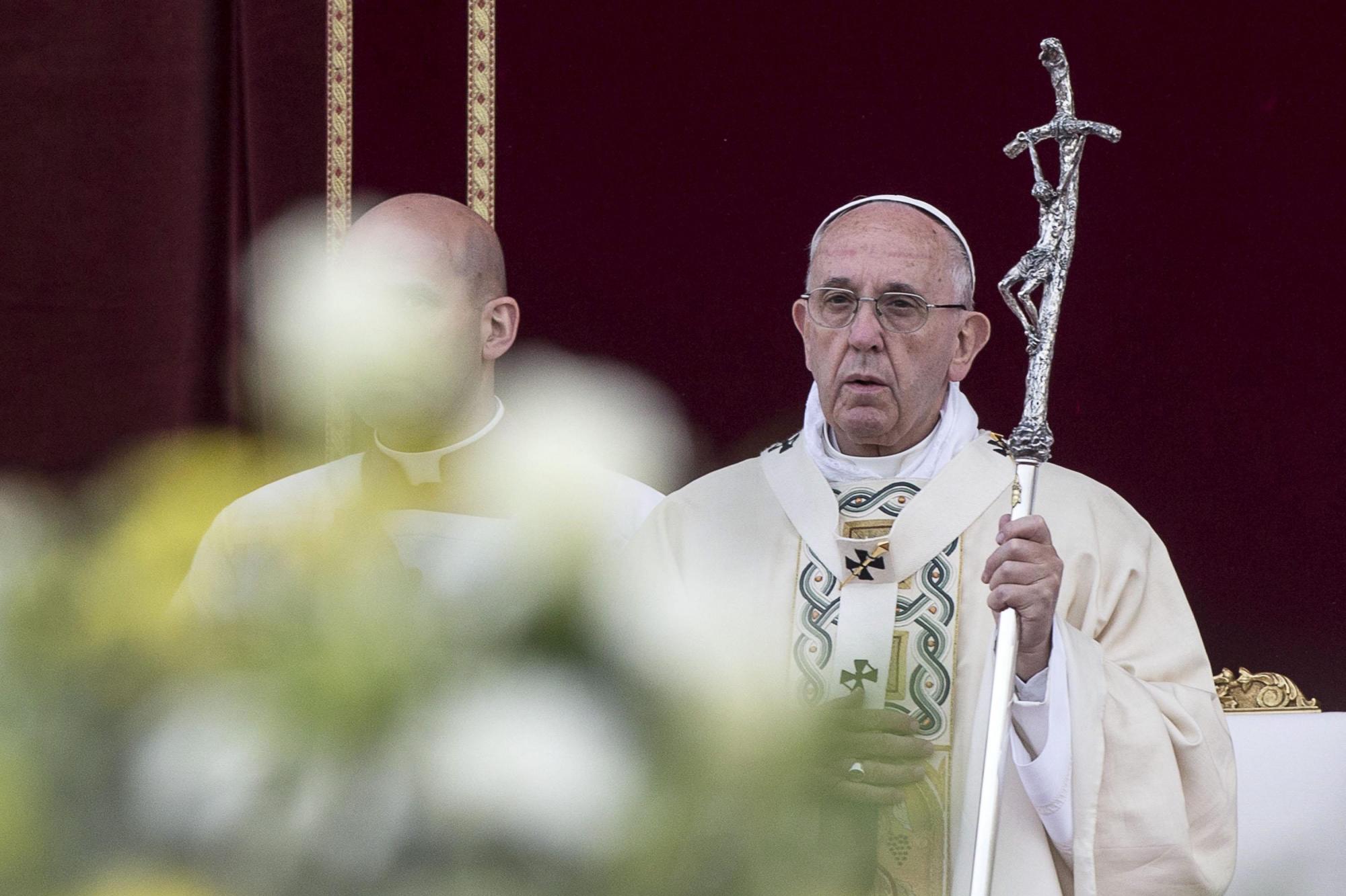 El papa Francisco celebrando la  misa del Día de Corpus Christi 