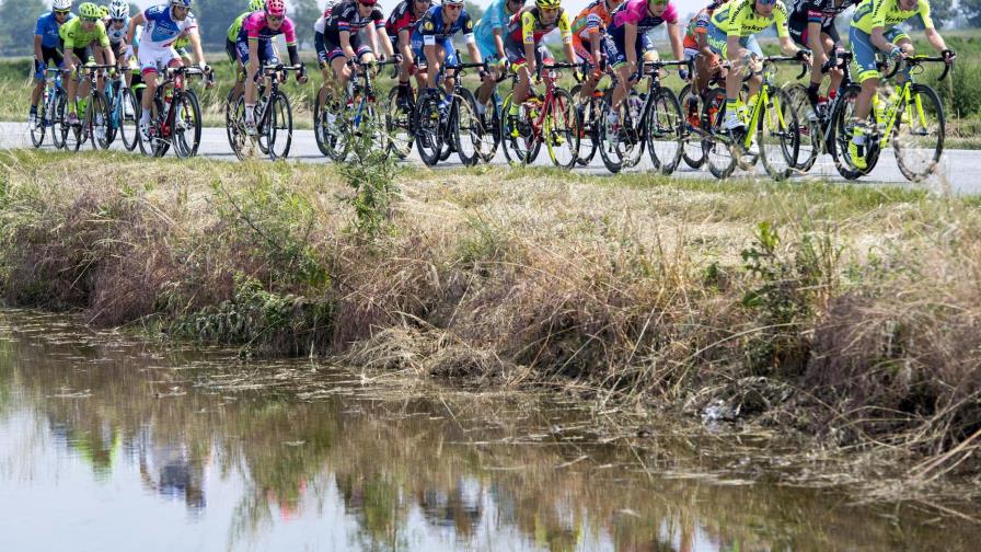Colombiano Chaves se apodera del jersey rosado en el Giro 