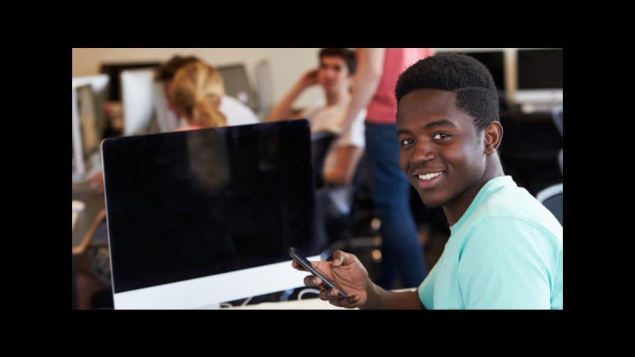 ¿Deberíamos enfocarnos más o menos en la raza? ¿Deberíamos enfocarnos más o menos en la raza?