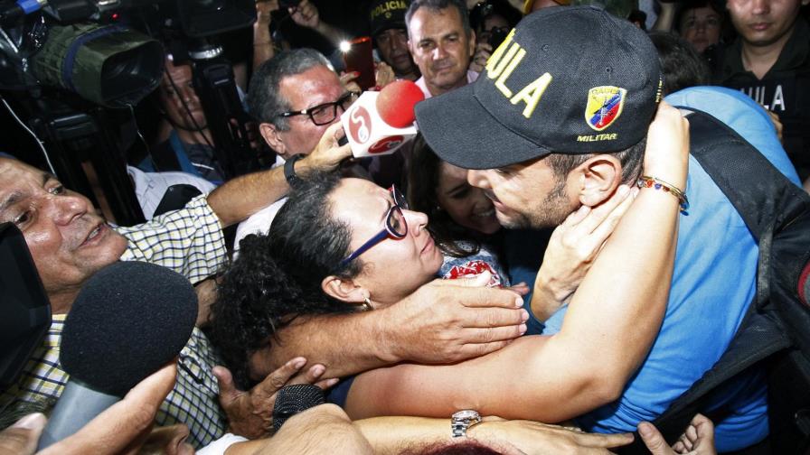 Periodistas creen que presión de medios fue clave para que ELN los liberara