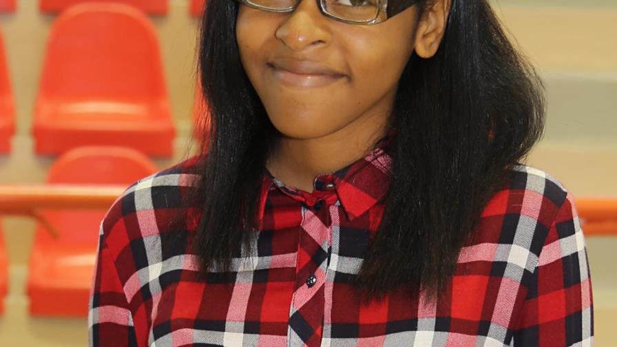 Universidad Nacional Evangélica reconoce a Jhasmel Cabrera de la Cruz, Premio Nacional de Lectura