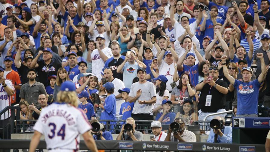 Expulsan a Noah Syndergaard por lanzarle pegado a Chase Utley Expulsan a Noah Syndergaard por lanzarle pegado a Chase Utley