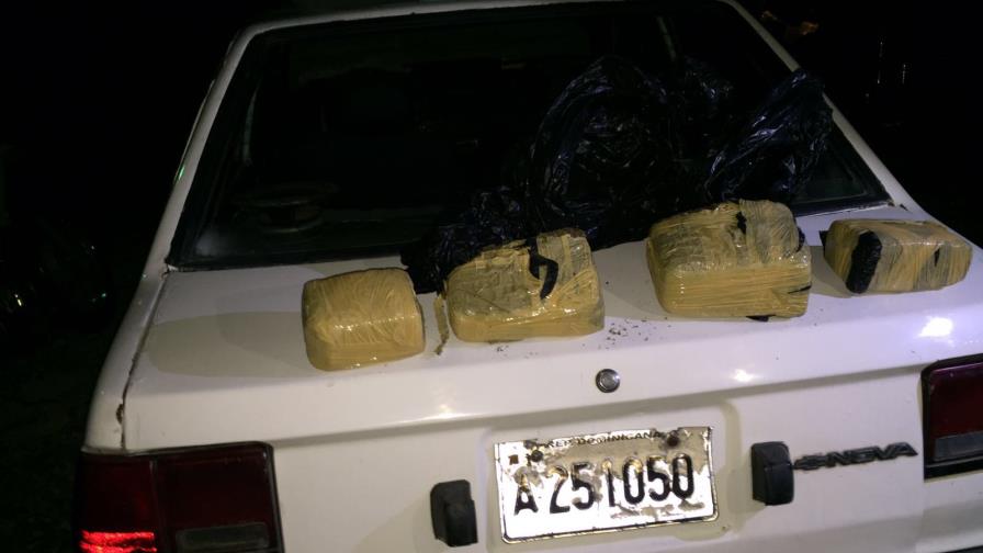 Apresan en Azua a un hombre con más de nueve libras de presunta marihuana