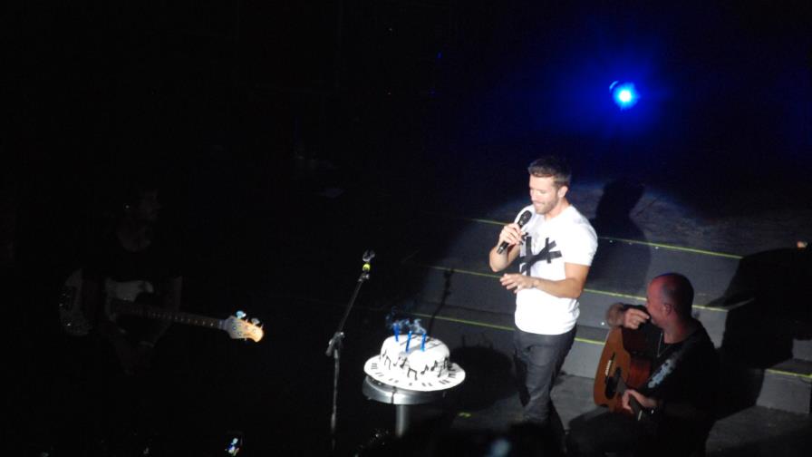 Pablo Alborán con el público a sus pies en el anfiteatro Nuryn Sanlley