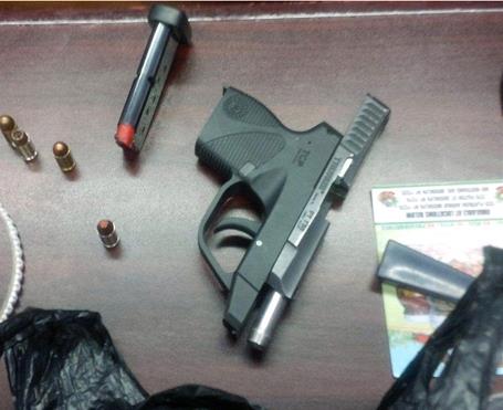 Confiscan pistola en escuela de Brooklyn a un niño de ocho años y arrestan al propietario de 13 años