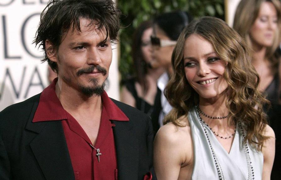 Exmujer de Johnny Depp lo defiende tras acusaciones de violencia doméstica hechas por Amber Heard
