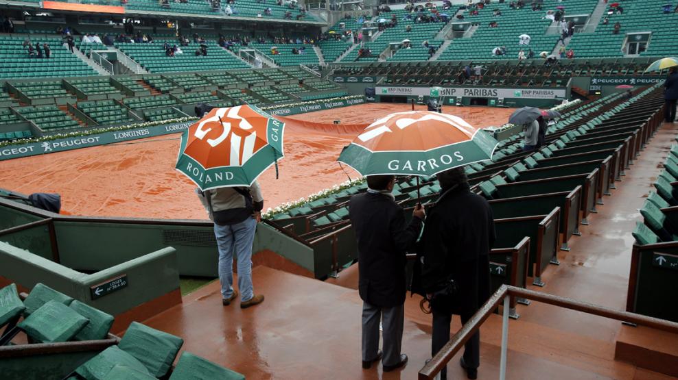 La lluvia obligó a suspender todas las actividades en el Roland Garros, correspondientes al lunes 30 de mayo del 2016.