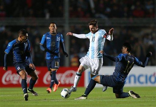 Crecen dudas de presencia de Messi en Argentina-Chile 
